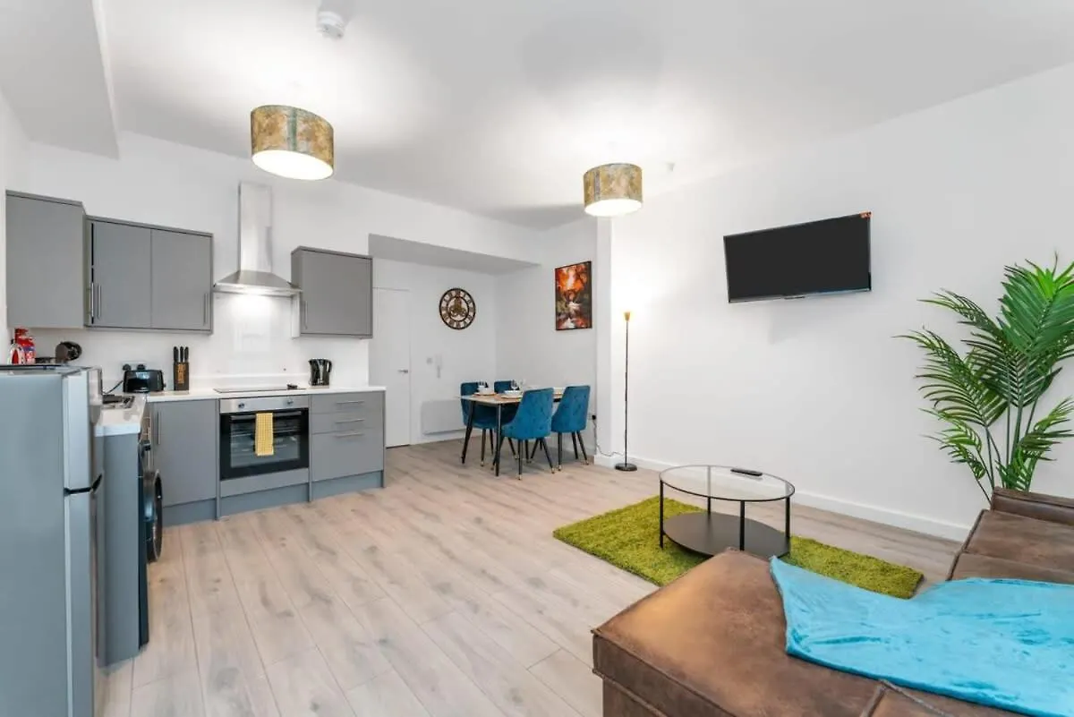 Spacious 1 Bed Apartment In Belfast East Village