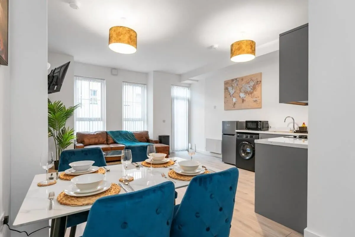 Spacious 1 Bed Apartment In Belfast East Village