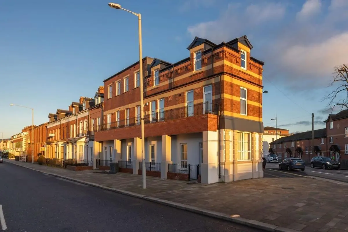 Spacious 1 Bed Apartment In Belfast East Village
